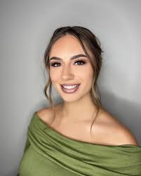 Veronica Daniel's Instagram, Twitter & Facebook