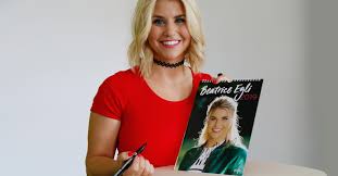 Beatrice egli is a beautiful, happy, energetic person whose voice and music brings me much joy.way better than prozac! Beatrice Egli Fans Aufgepasst Kalender Shirt Signiert