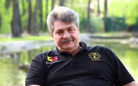 Sorin ovidiu vântu (romanian pronunciation: Sorin Ovidiu Vantu Partaj Cu Fosta SoÈ›ie La 19 Ani De La DivorÈ› Ce Avere Au De ImpÄƒrÈ›it Galerie Foto Stiri Vedete Si Evenimente Viva Ro