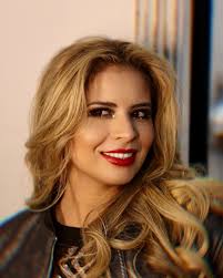 Sí, ya pasaron dos años… ¿y qué? Sigo amando esta vibra, este look y esa  seguridad. Recordar también es una forma de avanzar.”