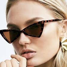 Iris Michaud (laineyhalfpint)