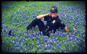 When you visit cedar hill there's no doubt you'll be impressed with how much attention this city pays to preserving and celebrating its beautiful natural. Texas Police Officers Pose For Photos With Bluebonnet In New Social Media Challenge