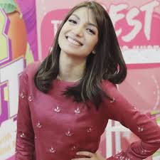 Amyra rosli is an actress, known for kau yang satu (2017), nur (2018) and suamiku encik sotong (2014). Hamil Lapan Minggu Amyra Rosli Mula Mengidam Anak Sulung Pula Tunjuk Sikap Manja Hiburan Mstar