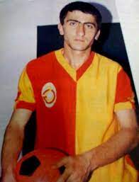Galatasaray formasıyla çekilmiş rıdvan dilmen fotoğrafı internet ortamında dolaşıyor. Panenka Sport On Twitter Serdar Ali Celikler Imza Atmadan Transfer Bitmez Galatasaray Formasi Giyip Fenerbahce Ye Imza Atan Ridvan Dilmen Den Beri Bu Is Boyledir Vole Https T Co Kvnnzyfd8d