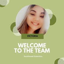 Holly Goforth's Instagram, Twitter & Facebook