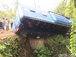 We did not find results for: Pulang Piknik Bus Wisata Nyungsep Ke Jurang Timlo Net