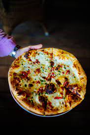 Pizza N Kona At The Beach Tree Club Restaurant At Four Seasons Hualalai The Luxury Hotel Thetastesf Yummy Food Food Tasting