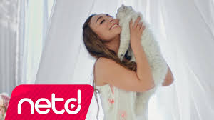 Ziynet safter sali, veya sahne adıyla ziynet sali (d. Ziynet Sali Dun Gece Youtube