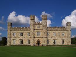 There's been a castle here since the 12th century, although most of the present building was built in the 19th century. File Leeds Castle 2004a Jpg Wikipedia