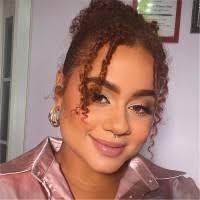 Vianny Cruz's Instagram, Twitter & Facebook