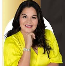 Rena Lane's Instagram, Twitter & Facebook