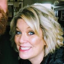 Kari Mclaughlin's Instagram, Twitter & Facebook