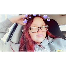 Clicks please 🙏 already helped the 3 it let's me still need mine please!