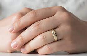How Should A Wedding Ring Fit Lovetoknow