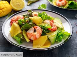 Tous En Cuisine La Recette Des Crevettes Cocktail Avocat Et Pamplemousse De Cyril Lignac Recette Cuisine Recettes De Cuisine
