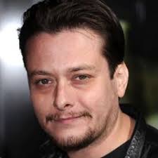 Derek vineyard is paroled after serving 3 years in prison for killing two thugs who tried to break into/steal his truck. Edward Furlong Schauspieler Von American History X World Of Games
