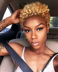 Frisuren 2020 Hochzeitsfrisuren Nageldesign 2020 Kurze Frisuren In 2020 Blonde Natural Hair Natural Hair Styles Short Natural Hair Styles