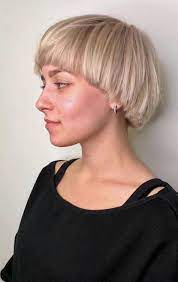 See the best celebrity and instagram bob hairstyles for 2021. Pin On Bowl Cut Kapsels 03