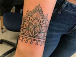 La ravissante katie cassidy n'hésite d'ailleurs pas à dévoiler sa fine cheville tatouée sur les tapis rouges. Ø§ÙØ­Ø±Ø¨ Ø¶Ø§Ø¨Ø· ØªØªÙØ© Bracelet Mandala Femme Sjvbca Org