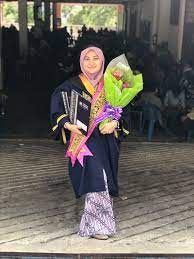 I graduated in 2018 with a bachelor's degree in english for professional communication, uitm shah alam with the anugerah naib canselor award for achieving dean's list for 6 consecutive semesters. Fatinbadar On Twitter Alhamdulillah Lifetime Achievement Anugerah Graduan Terbaik Keseluruhan Uitm Sarjana Muda Kepujian Statistik Anugerah Graduan Terbaik Kepimpinan Uitm Cawangan Kelantan Anugerah Naib Canselor Https T Co