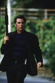 İki arkadaşıyla birlikte büyük bir banka soygunu planlamaktadırlar. Pictures Photos Of Robert De Niro Al Pacino Heat Movie Movie Stars