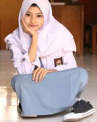 Dan cerita ini dimulai saat saya tercatat sebagai siswa baru pada smun 2 pada waktu itu sebagai siswa baru, yah. Model Jilbab Cantik Anak Jilbab Vania
