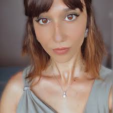 L'uomo se non soffre a malapena esiste.