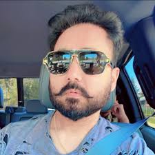 ਨਵੇਂ ਸਾਲ ਦੀ ਪਹਿਲੀ ਫੋਟੋ with Mohan Dhesi ਮਾਮਾਂ ਜੀ ਸੂਟ- ਬੂਟ ਲ਼ੈ ਆਉਂਦਾ ਬਾਹਰੋਂ  ਮਾਮਾਂ ਢੇਸੀ ਸੀ