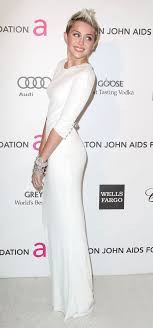 Miley Cyrus In Her All White Dress Miley Cyrus Dress Fashion Dresses