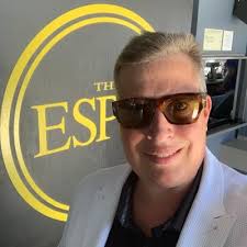 Meghan Hamilton (@meghamilton14)