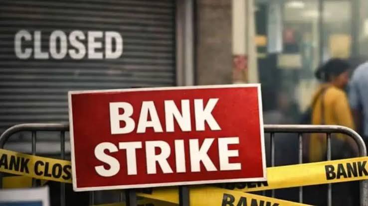 Bank Strike News: अगले महीने होने वाली है अखिल भारतीय बैंक हड़ताल, डेट नोट कर लीजिए - bank unions announce all india strikes in september know dates - Navbharat Times
