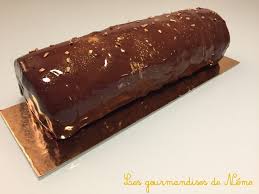 Buche Trois Chocolats Glacage Miroir Chocolat Les Gourmandises De Nemo Recette Buche Chocolat Recette Glacage Buche De Noel 3 Chocolats