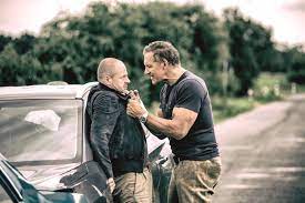 Watch klassentreffen 1.0 movie online. Bild Zu Ralf Moeller Klassentreffen 1 0 Die Unglaubliche Reise Der Silberrucken Bild Ralf Moeller Samuel Finzi Filmstarts De