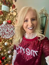 Headed out to finish my Christmas shopping in my ONE24 mesh & Merry tee!!  💚♥️💚