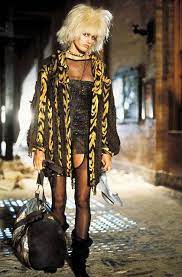 She initially believed she was human, having possessed implanted memories belonging to tyrell's niece. Blade Runner Pic 47 Blade Runner Pris Film Blade Runner Blade Runner