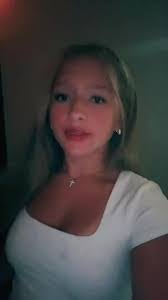 Samantha Wroblewski's Instagram, Twitter & Facebook