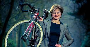 Dat meldt de franse sportkrant l'équipe. Corinne Poulidor Mama Van Mathieu En David Van Der Poel Altijd Bang Dat Zatte Mensen Op Het Wk Mijn Zonen Ten Val Brengen Veldrijden Hln Be