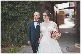 Hochzeit Von Sabrina Und Wadim Holger Hagen Fotografie Hochzeit Kleid Hochzeit Tragerloses Hochzeitskleid
