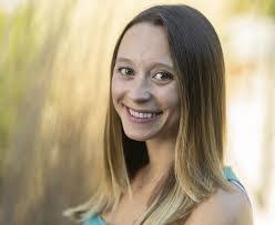 Lynette Prescott's Instagram, Twitter & Facebook