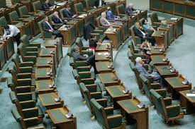 Prevederea care ne priveste este cea care creste plafonul pensiilor militare. Senatul A Adoptat Un Proiect Care ReglementeazÄ Legea Pensiilor Militare De Stat Stiri Pe Surse Cele Mai Noi Stiri