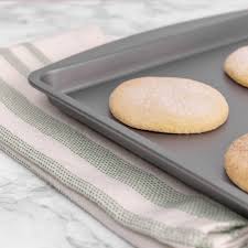 Bakereze 20 Piece Nonstick Bakeware Set With Cooling Rack Baking Accessories Walmart Com Baking Accessories Bakeware Set Nonstick Baking Pans