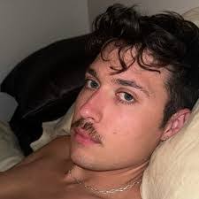 Talia Bennett's Instagram, Twitter & Facebook