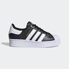 Adidas schuhe damen spornen zu höchstleistungen an. Schwarze Weisse Und Goldene Superstar Bold Schuhe Fur Frauen Adidas Deutschland