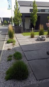 Defined by clean lines and an overall uncluttered aesthetic, modern landscaping is the organic embodiment of less is more. perfect for contemporary property layouts or as a welcome contrast against a more traditional home structure, the modern landscape is one that strives for symmetry and balance above all else. Modern Landscaping Ideas Nkdesigns Net