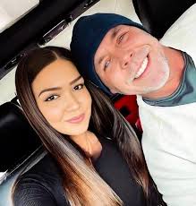 Why did Amanda even start a relationship? She needs to go to grief  counseling. She is not ready and that's okay. The overseas relationship is  especially hard.