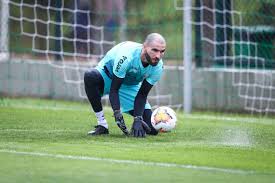 ¨guerrear, guerra¨(guarini), e na língua moeda usada no paraguai. Escalacoes De Guarani Do Paraguai E Gremio Que Jogam Pela Libertadores Rapido No Ar