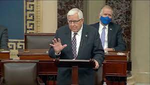 Former republican senator for wyoming mike enzi died on monday at 77, after being injured in a bicycle accident. Lb1mjtlshk31um