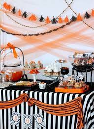 halloween dessert table deco de table halloween idee deco halloween idees de decoration pour halloween