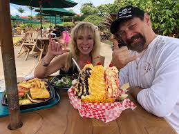 Heather Hillstrand – The Little-Known Wife Behind 'The Deadliest Catch' Captain  Johnathan Hillstrand's Success Details in the comments!!