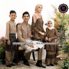 Browse our website to select the style, colour and design that suits you and your family! Baju Raya 2020 Set Family Prices And Promotions Jun 2021 Shopee Malaysia